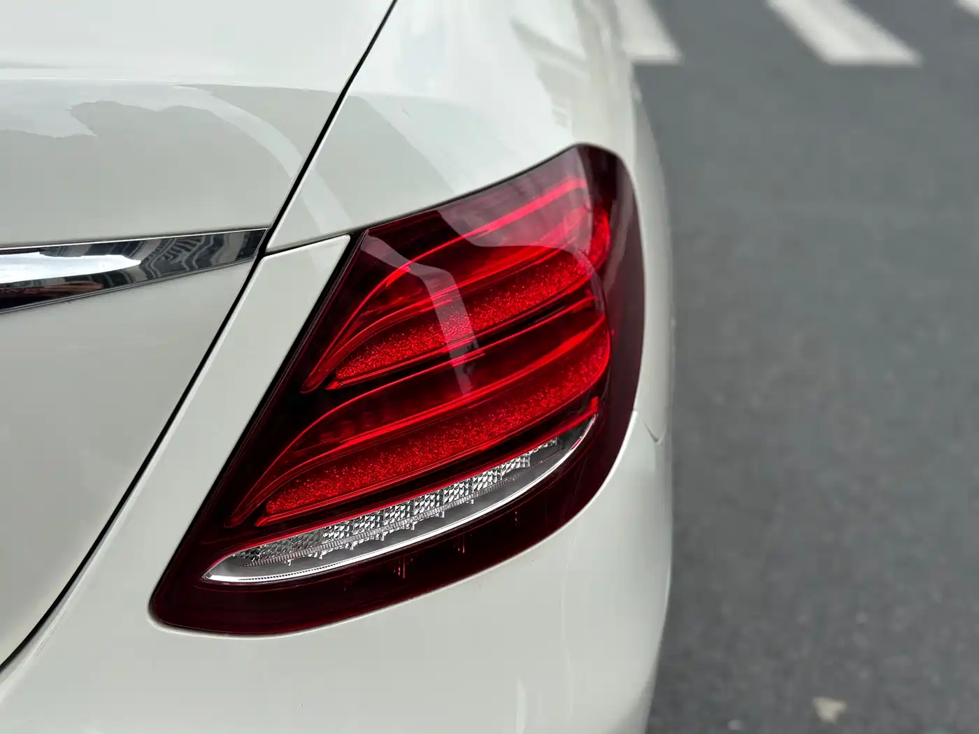 Mercedes-Benz E-Class 2020 Model E 260 L Sport фото 20