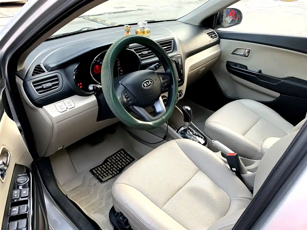 Kia K2 2012 Sedan 1.6L AT Premium Commemorative Edition фото 5