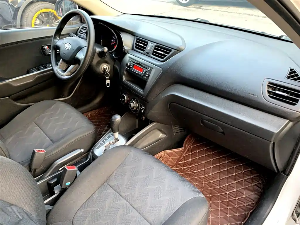 Kia K2 2012 Sedan 1.4L AT GLS Commemorative Edition фото 13