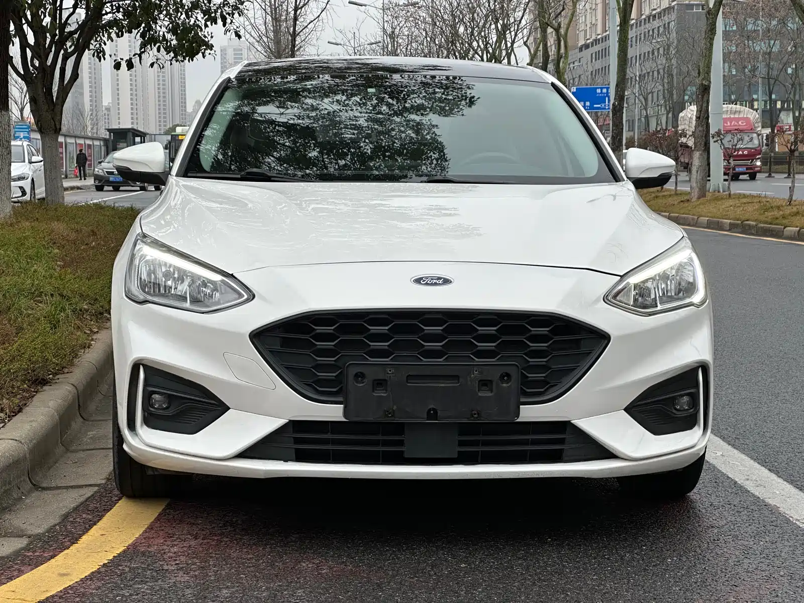 Фото 2 - Ford Focus