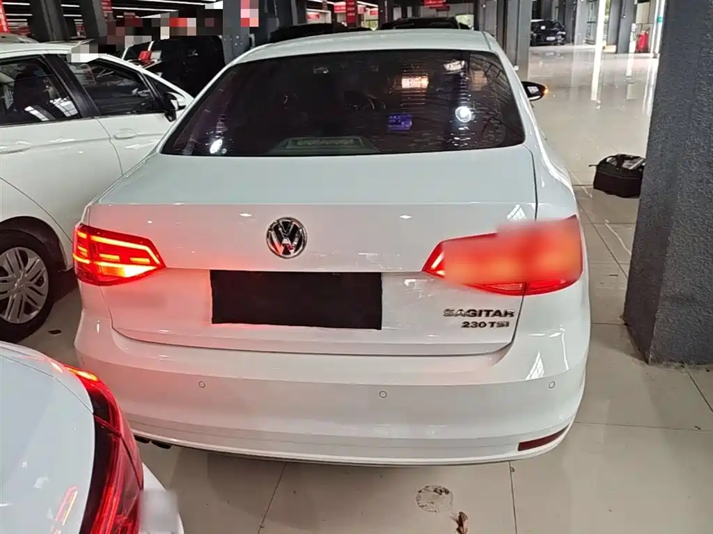 Volkswagen Sagitar 2017 230TSI Automatic Comfort фото 6