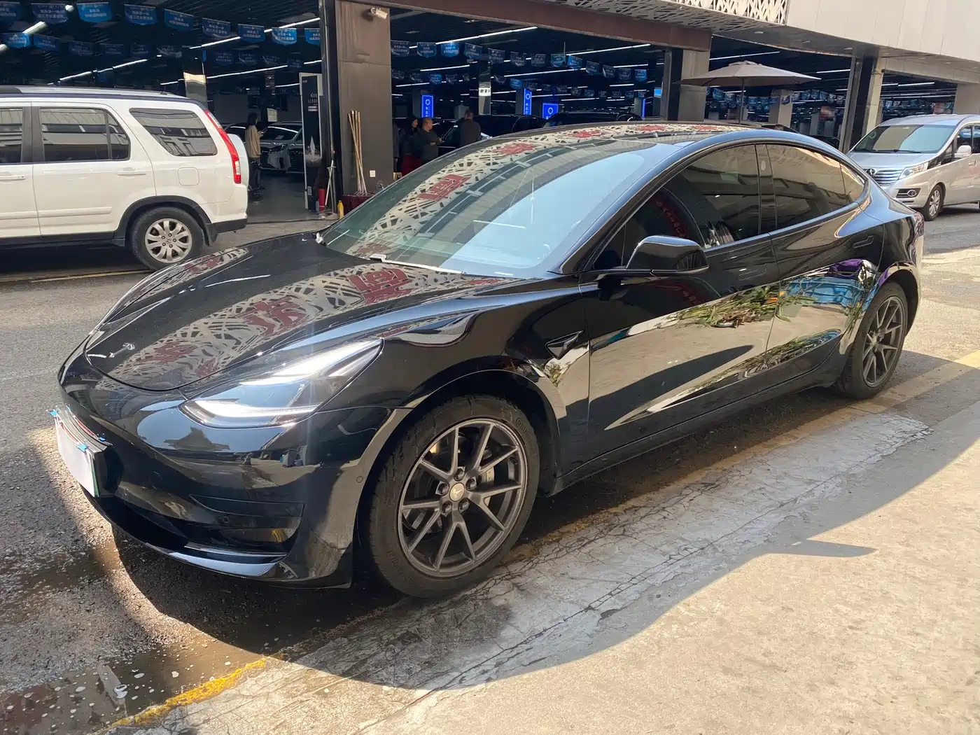 TESLA MODEL 3