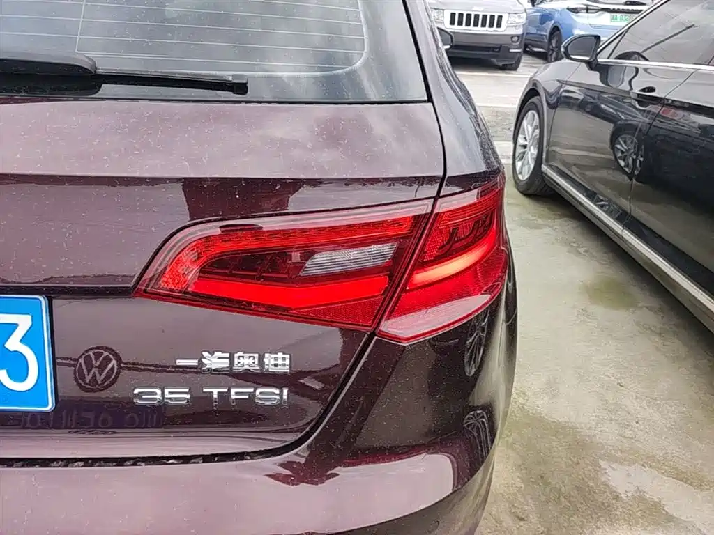 Audi A3 2014 Sportback 35 TFSI Automatic Comfort фото 8