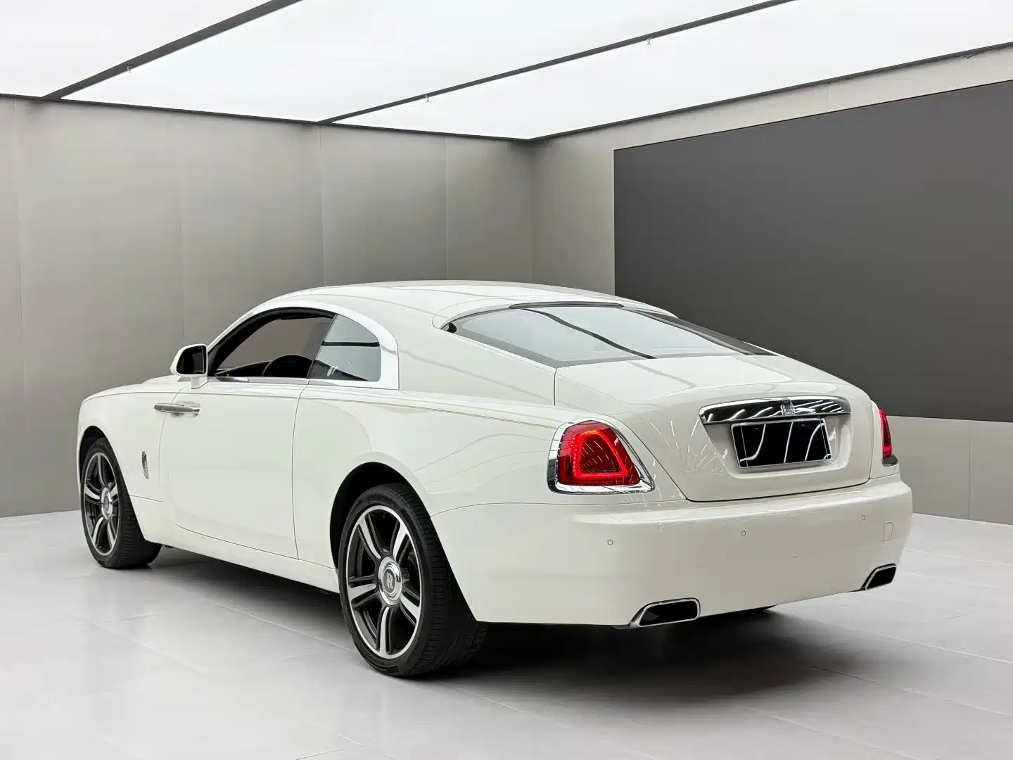 Фото 3 - Rolls-Royce Wraith