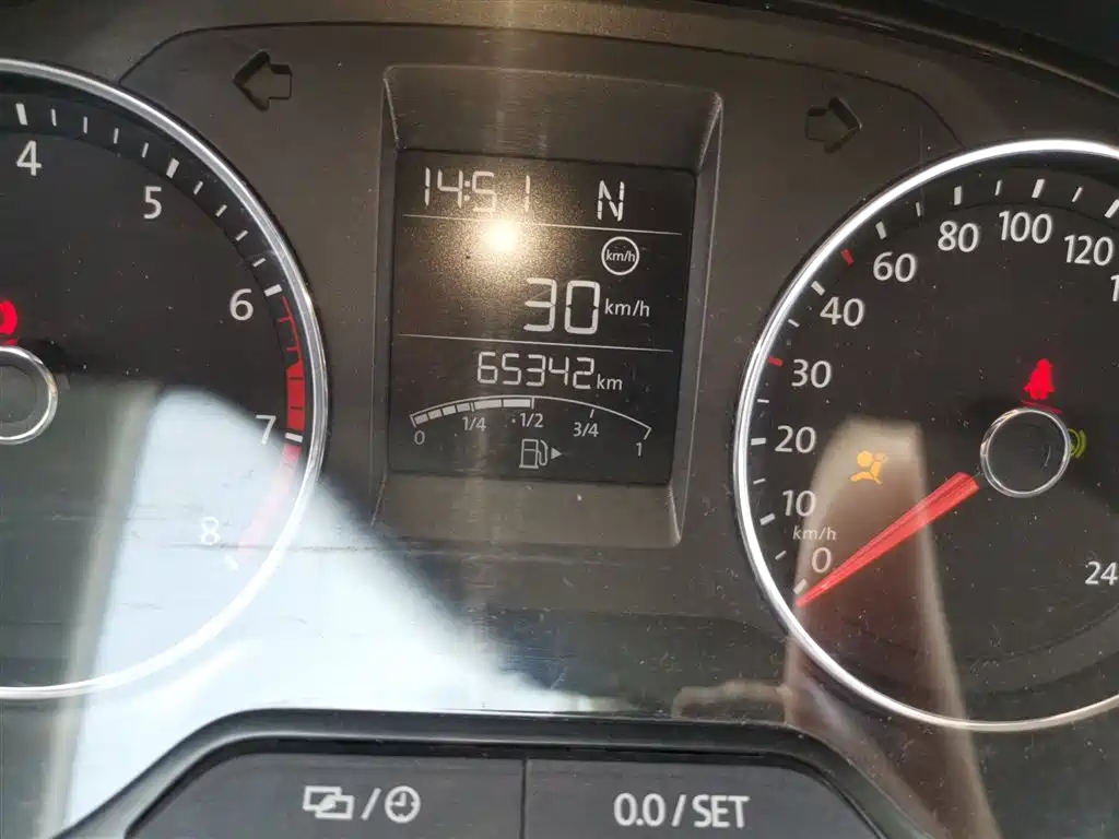 Volkswagen Polo 2016 1.6L Automatic Comfort фото 5