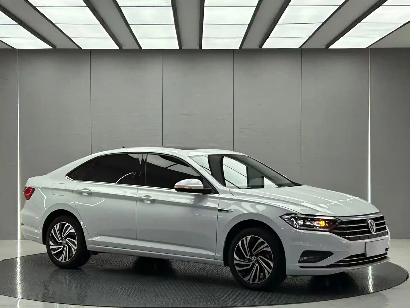Volkswagen Sagitar 2021 280TSI DSG Surpassing Edition фото 6