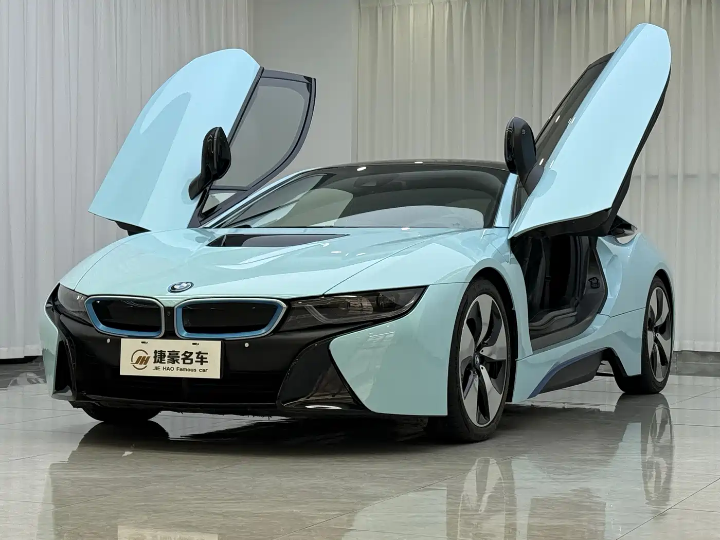 BMW I8