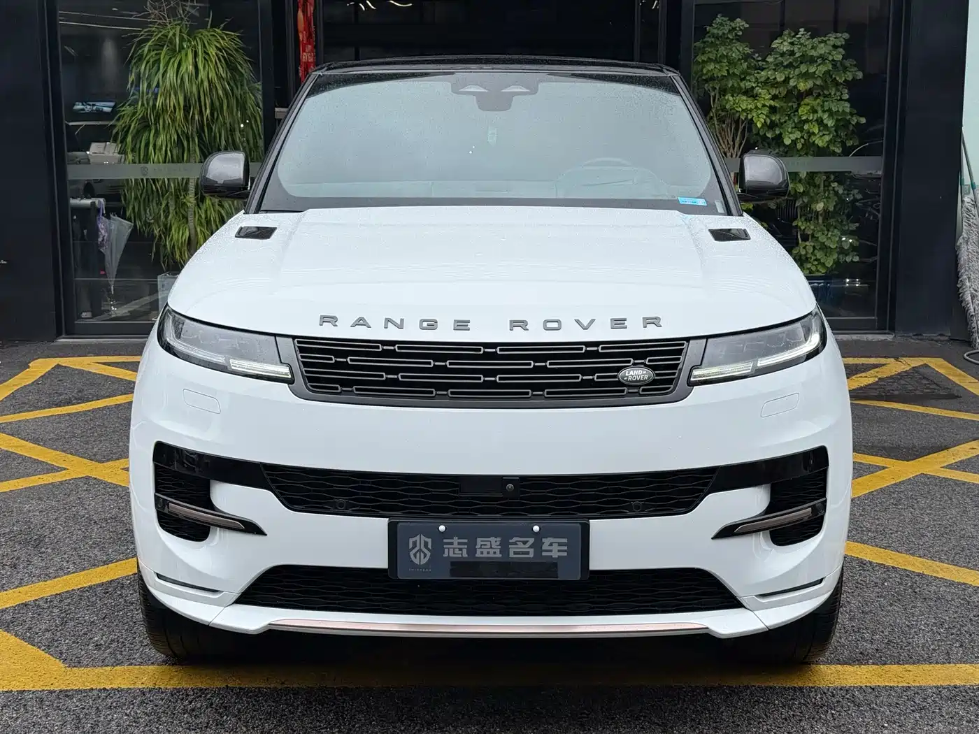 Land Rover Range Rover Sport 2024 400PS Dynamic HSE фото 2