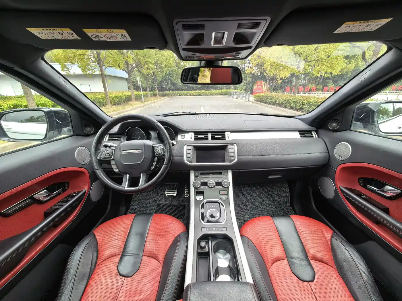 Land Rover Range Rover Evoque (Import) 2012 2.0T 5-door Premium Edition фото 5