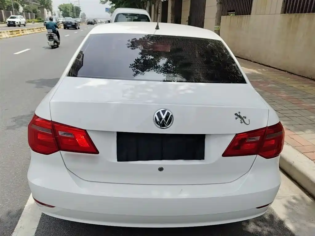 Volkswagen Jetta 2015 Quality Edition 1.4L Manual Fashion фото 6