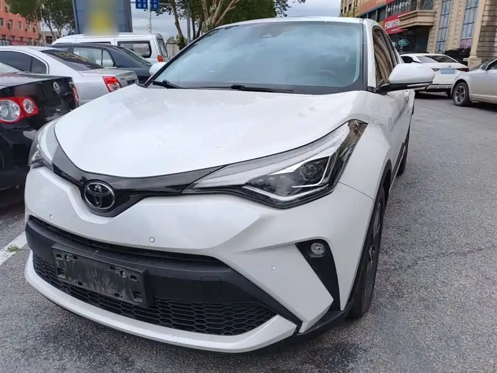Toyota C-HR 2021 2.0L Luxury Edition фото 2
