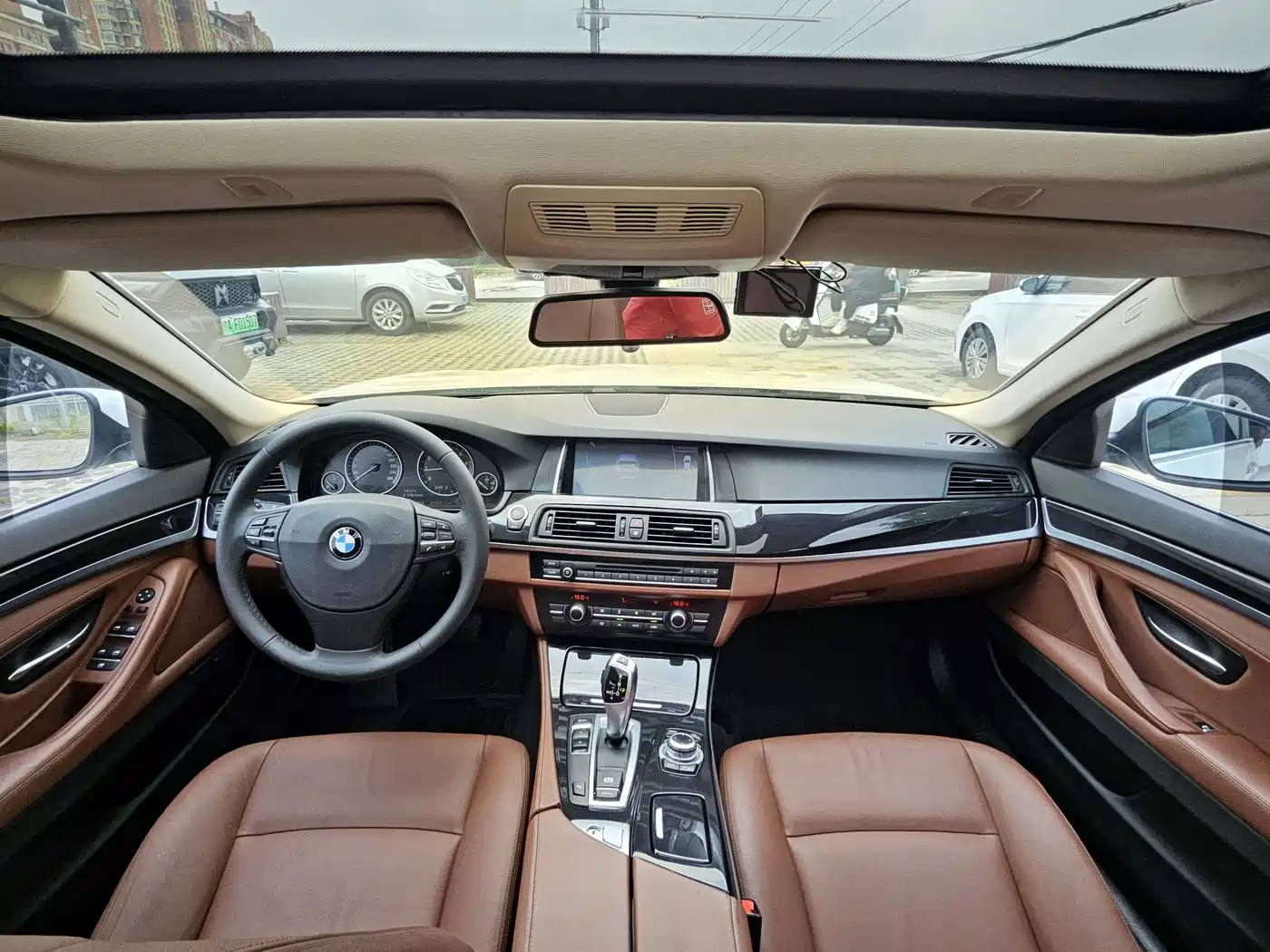 BMW 5 Series 2014 520Li Elegance фото 16