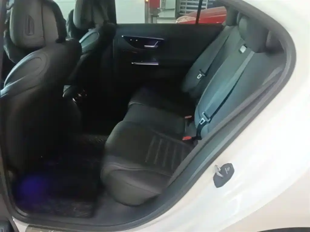 Фото 17 - Mercedes-Benz C-Class