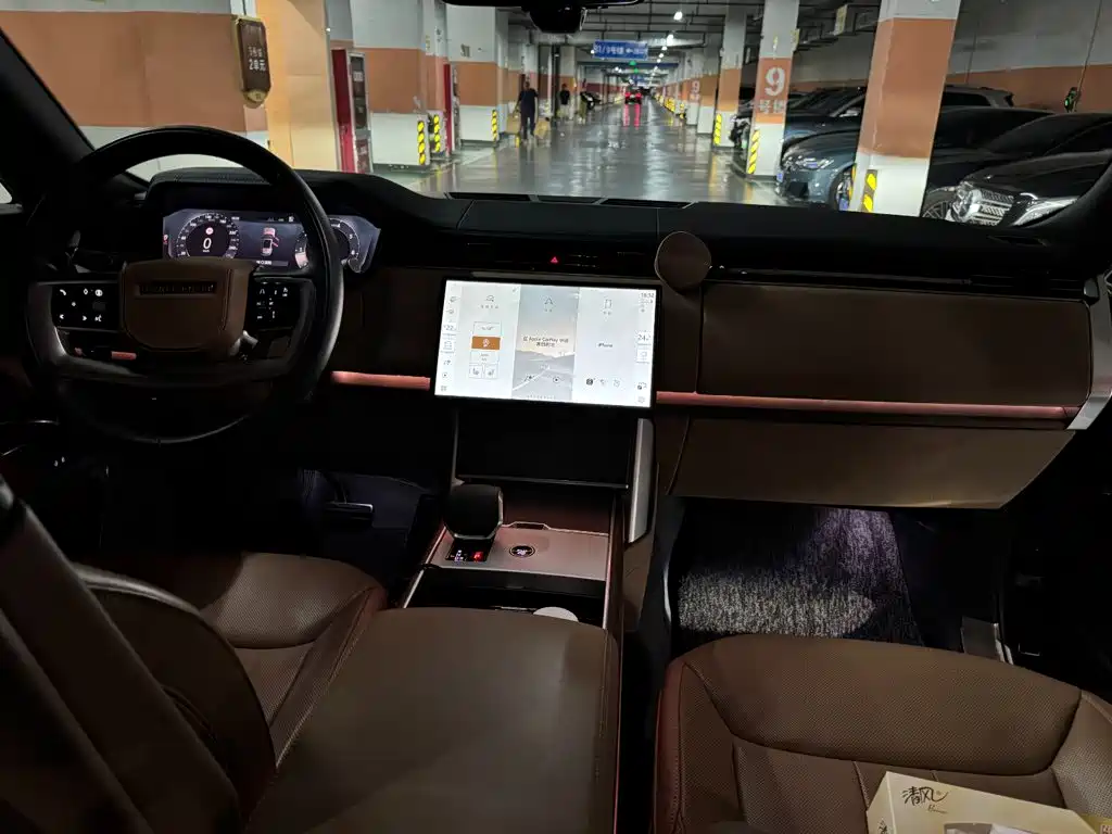 Land Rover Range Rover 2024 2024 3.0 L6 400PS Golden Age Extended 7-Seater