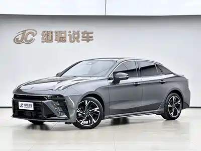 Lynk & Co 03