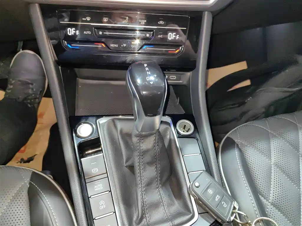 Volkswagen Sagitar 2023 Model Year 200TSI DSG Surpass Edition фото 10