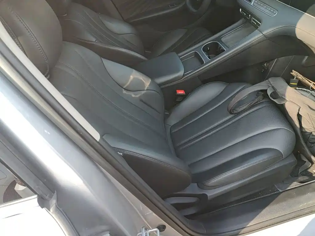 Roewe D7 2025 2025 DMH 125km World Champion Edition