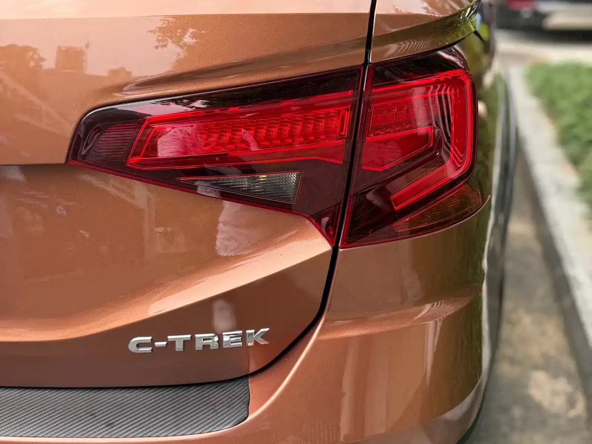 Volkswagen C-TREK 2018 2018 1.5L Auto Fashion Edition