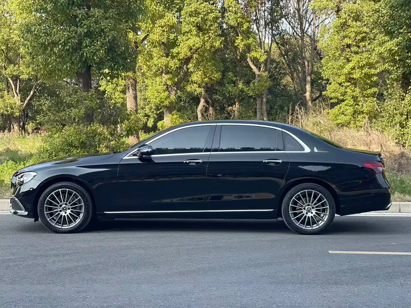 Mercedes-Benz E-Class 2023 E 260 L фото 7