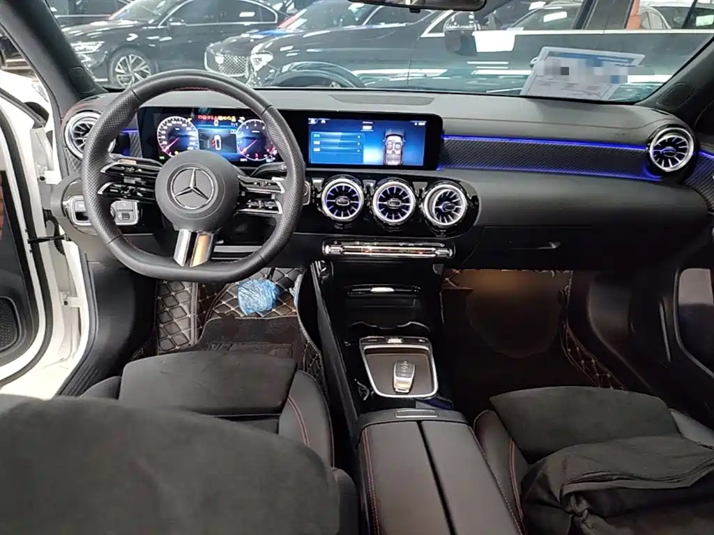 Mercedes-Benz A-Class 2024 Facelift A 200 L Fashion фото 10