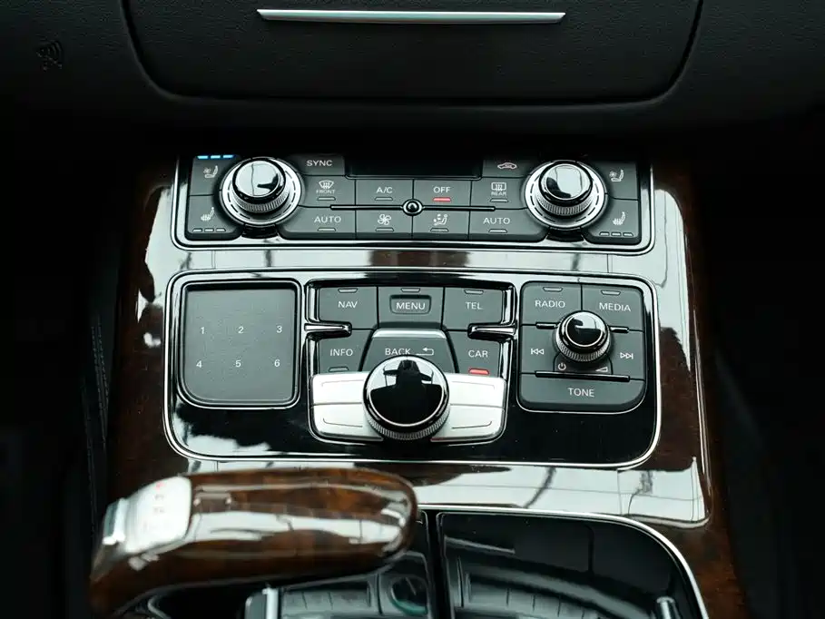 Audi A8 2014 A8L 45 TFSI quattro Luxury фото 36