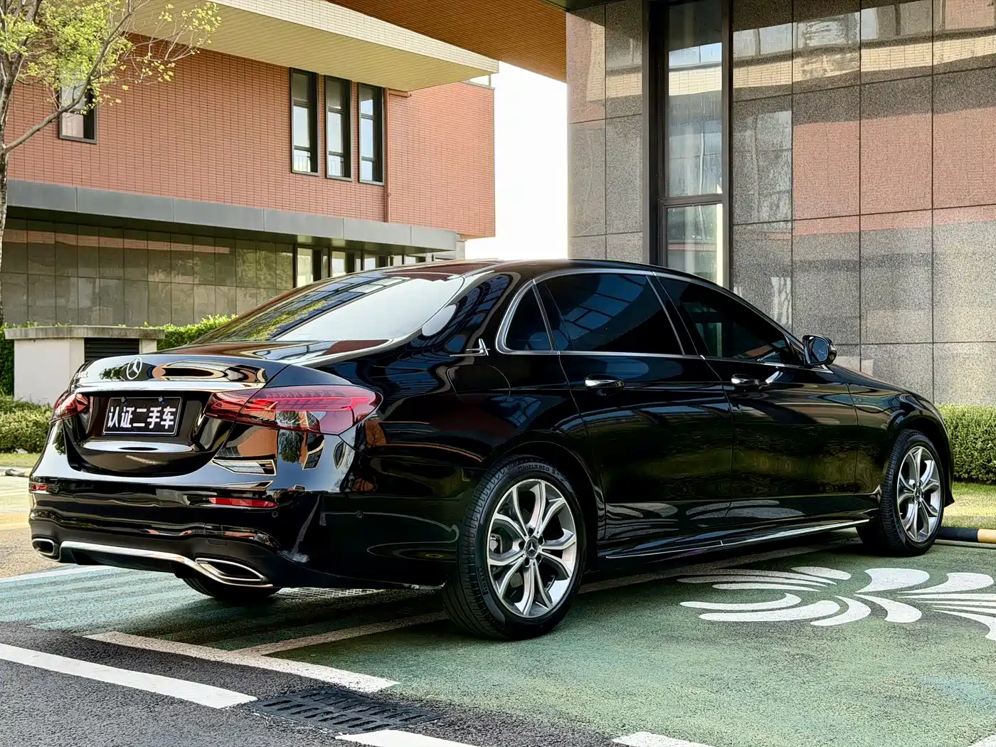 Mercedes-Benz E-Class 2021 E 300 L Sport Premium фото 15