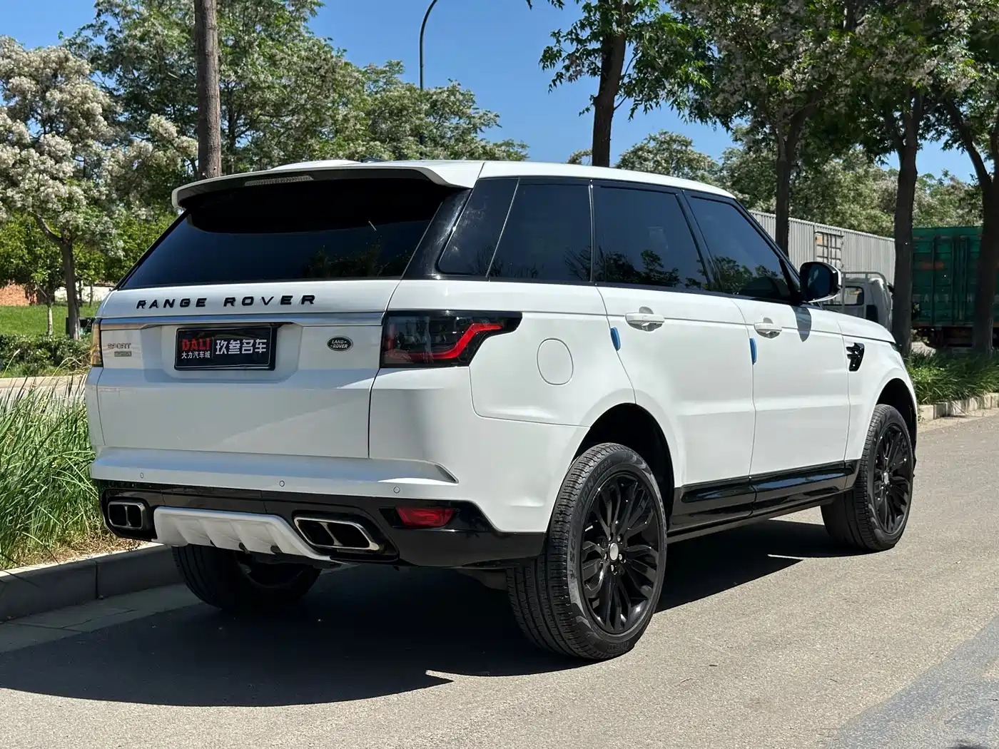 Land Rover Range Rover Sport 2014 3.0 SC V6 Trendsetting Genesis Edition фото 6