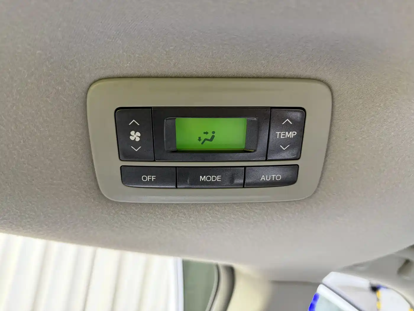 Toyota Sienna 2015 3.5L 2WD LE фото 36