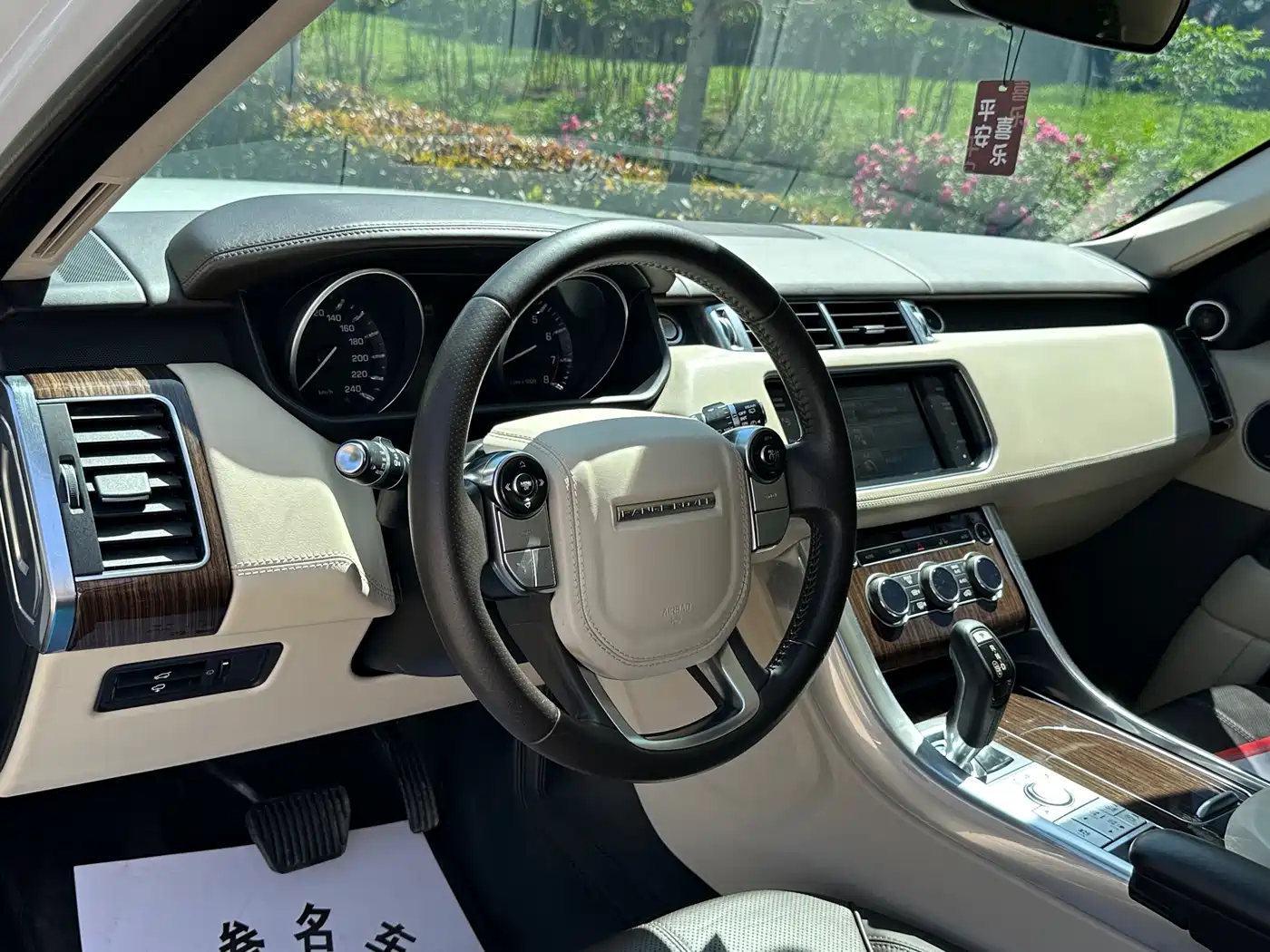 Land Rover Range Rover Sport 2014 3.0 SC V6 Trendsetting Genesis Edition фото 9