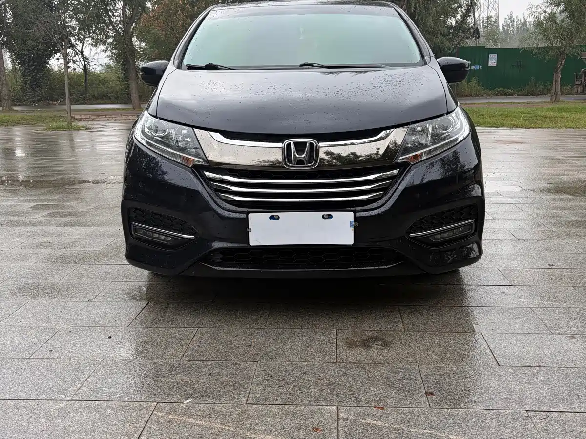 Фото 3 - Honda Odyssey