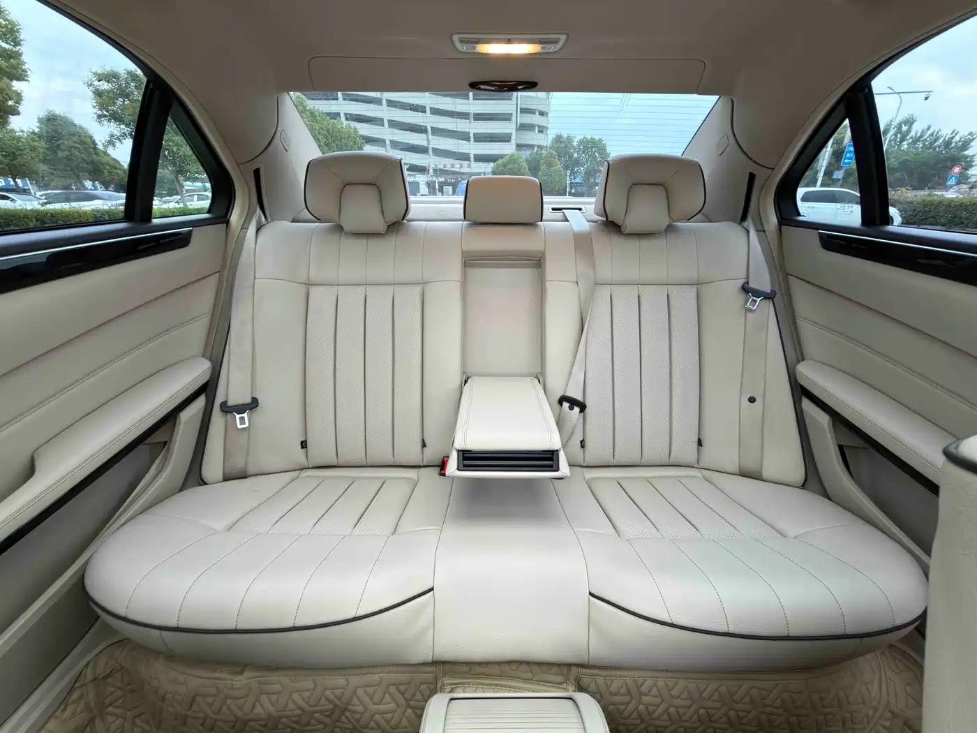 Mercedes-Benz E-Class 2015 Facelift E 260 L Sport фото 23