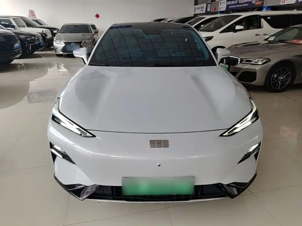 Geely Galaxy Galaxy E8 2025 2024 Model 550km RWD Soaring Dragon Edition