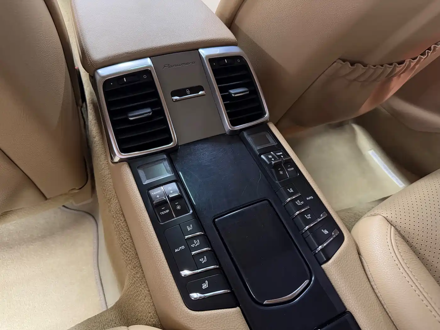 Porsche Panamera 2014 Panamera 4 3.0T фото 38
