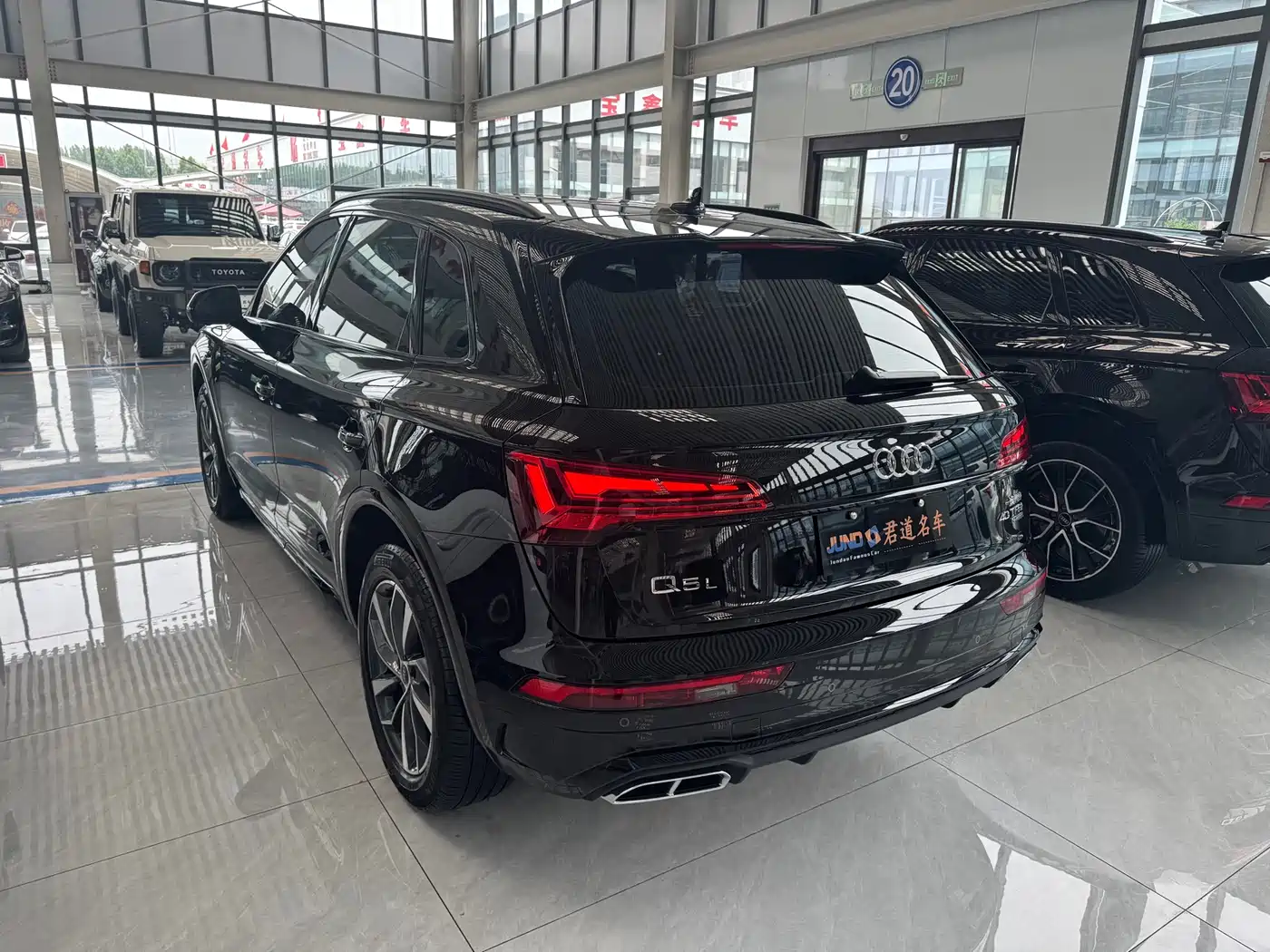 Audi Q5L 2024 Model 40 TFSI Luxury Dynamic фото 5