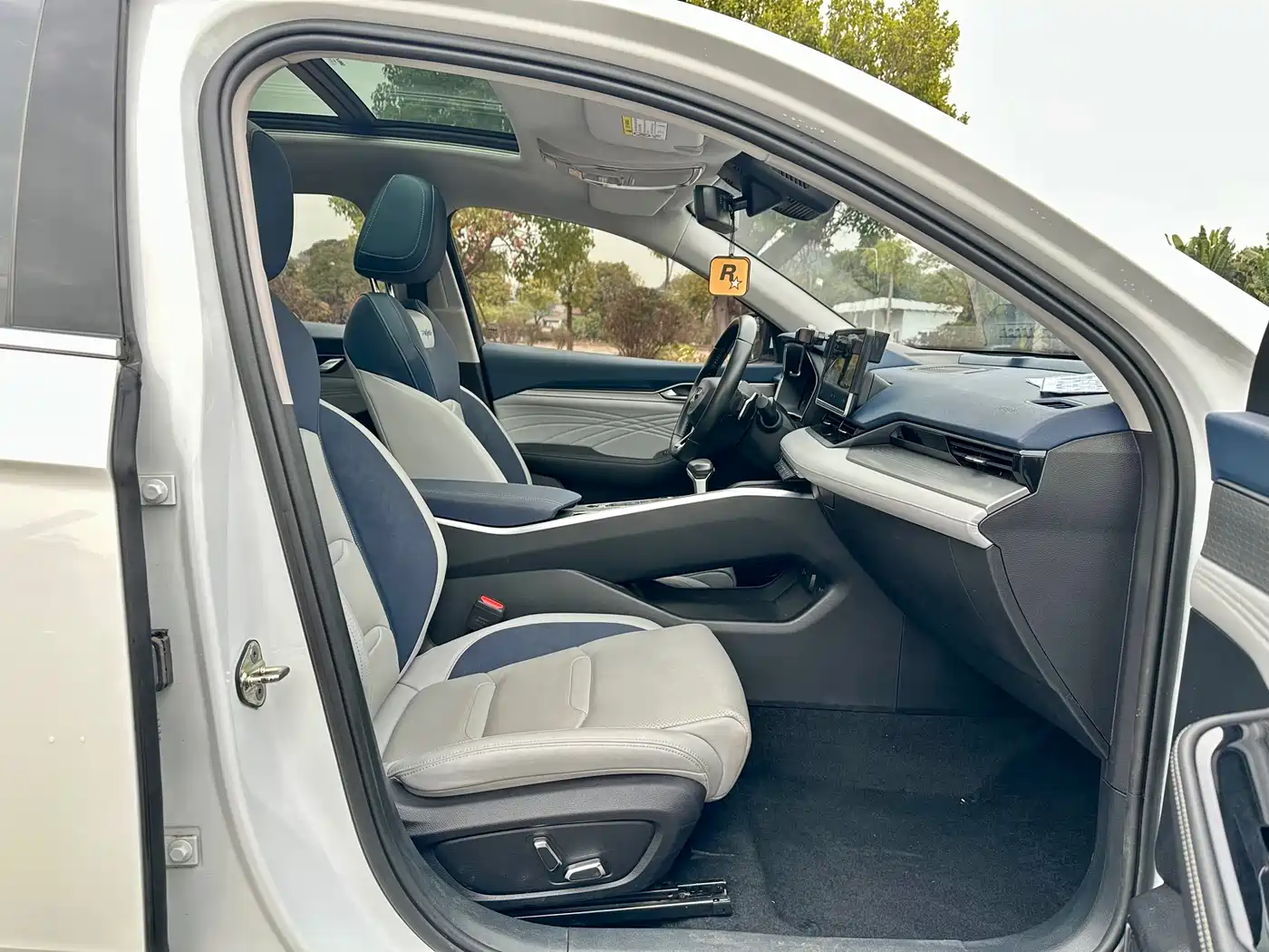 GEELY AUTOMOBILE XINGRUI