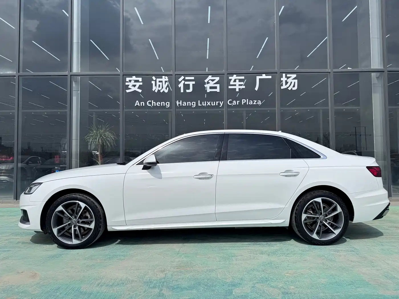 Audi A4L 2020 40 TFSI Fashion Dynamic Edition фото 4