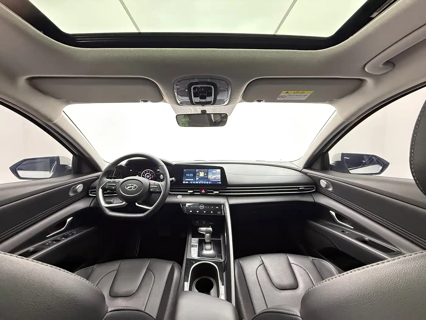 Hyundai Elantra 2022 1.5L CVT GLX Elite Edition фото 11