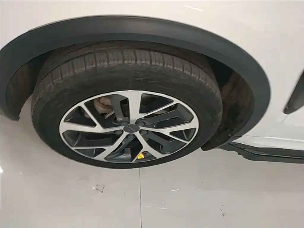 Lynk & Co 01 2017 2.0T AWD Pro фото 23
