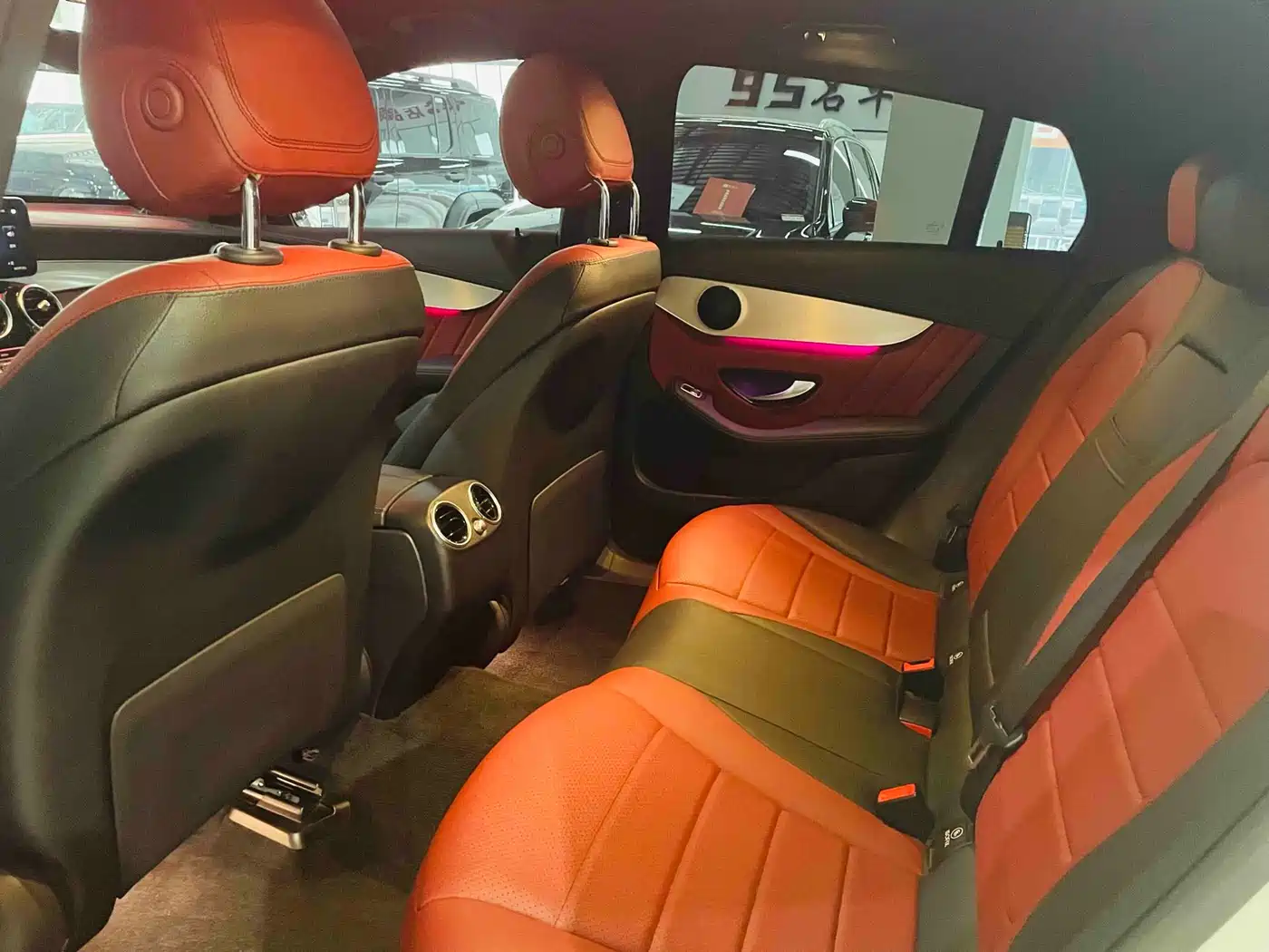 Mercedes-Benz GLC Coupe 2020 GLC 260 4MATIC Coupe SUV фото 10