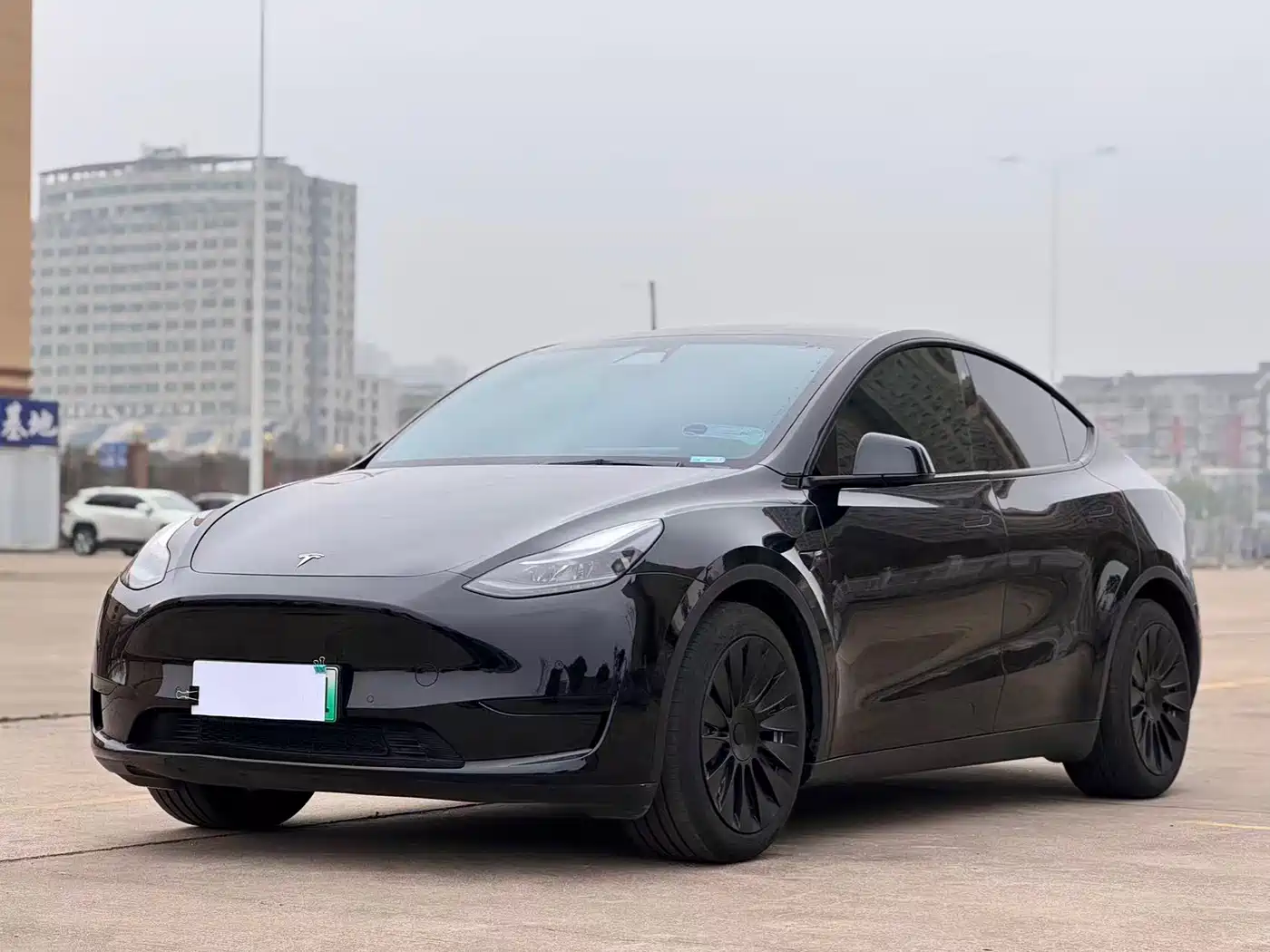 TESLA MODEL Y
