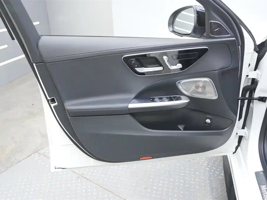 Mercedes-Benz C-Class 2023 Facelift C 260 L Night Sport Edition фото 11