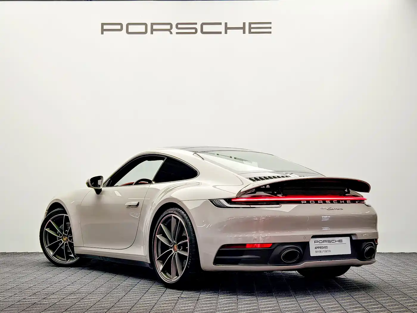 PORSCHE 911