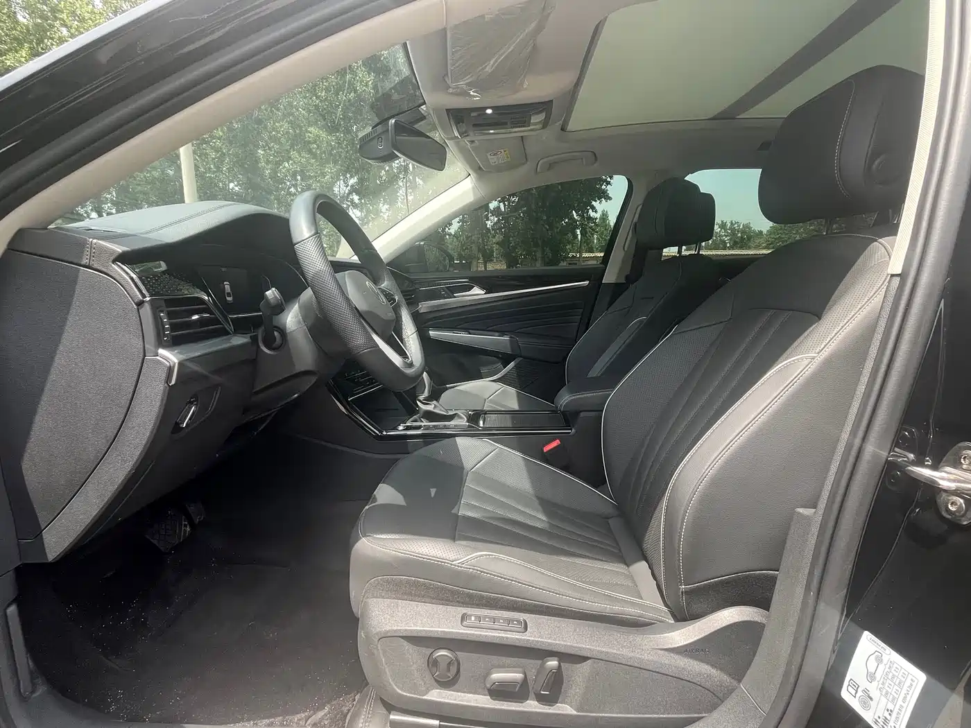 Volkswagen Passat 2024 330TSI Elite Edition фото 4