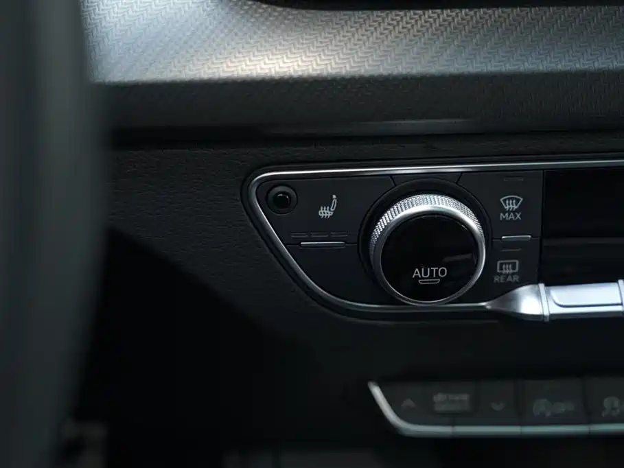 Audi Q5L 2024 Model 40 TFSI Luxury Dynamic фото 11
