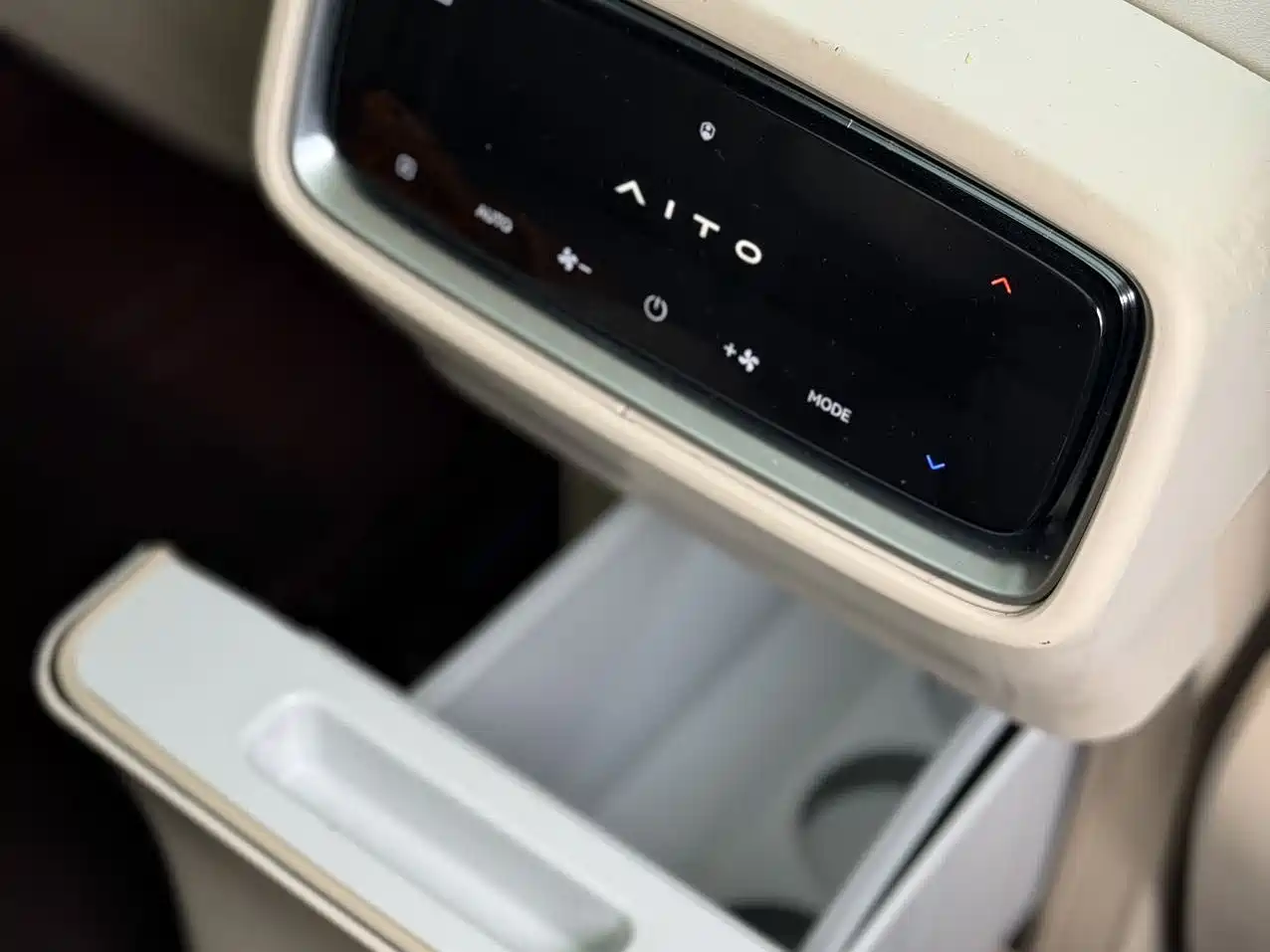 Aito M9 2024 2024 Range Extender Max Edition 42kWh 6-seater