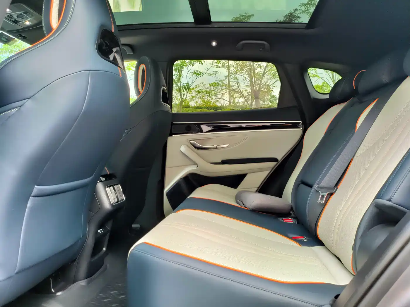 BYD Song PLUS PHEV 2023 Champion Edition DM-i 110KM Flagship PLUS фото 7