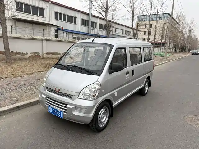 Wuling Motors Wuling Rongguang 2014 1.2L S Base Model