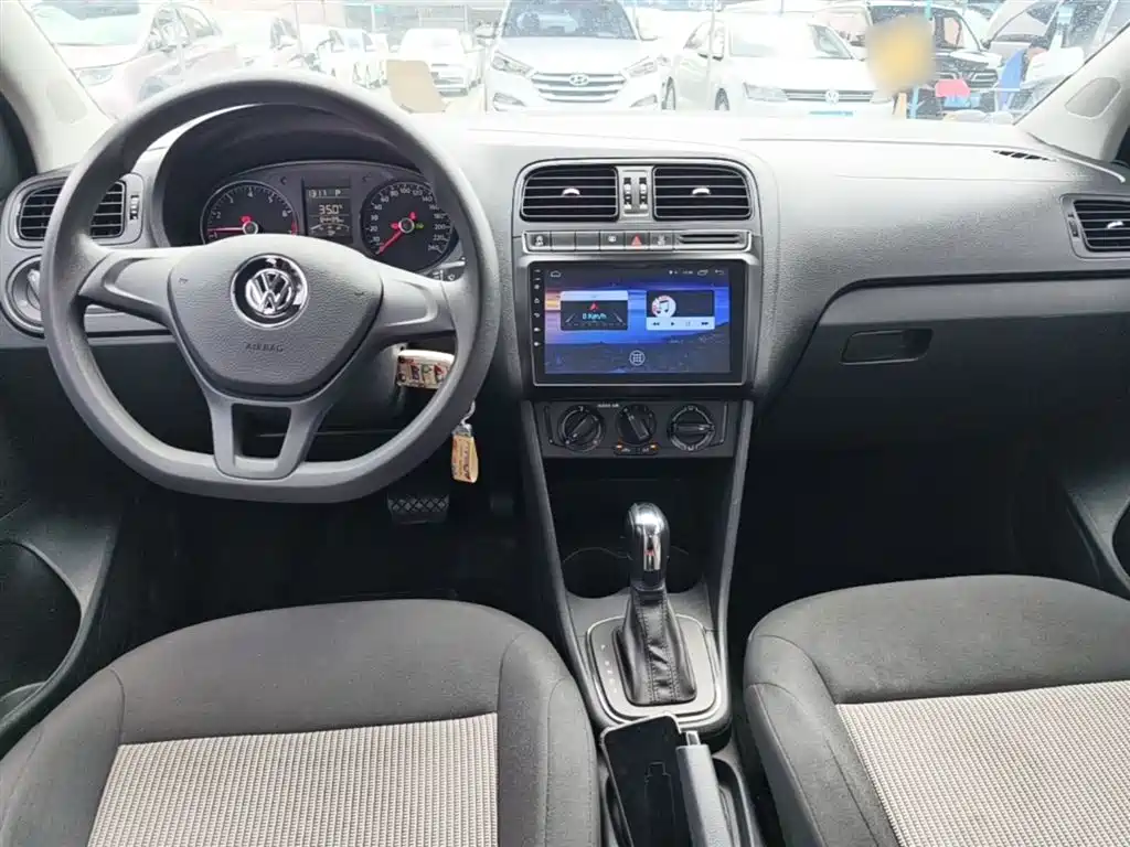 Volkswagen Polo 2018 1.5L Auto Safe Drive фото 10