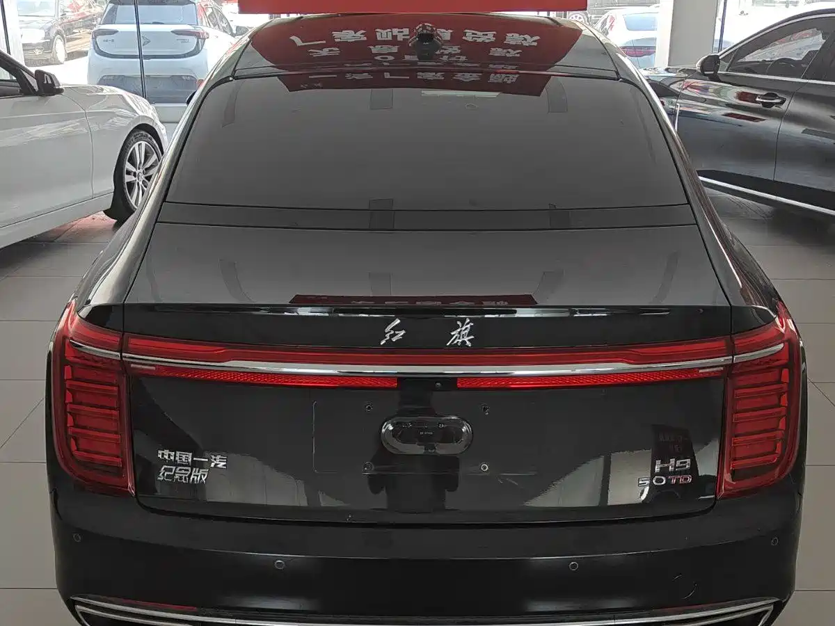 Hongqi H9 2022 2.0T Smart Connect Flag Enjoy Edition фото 4
