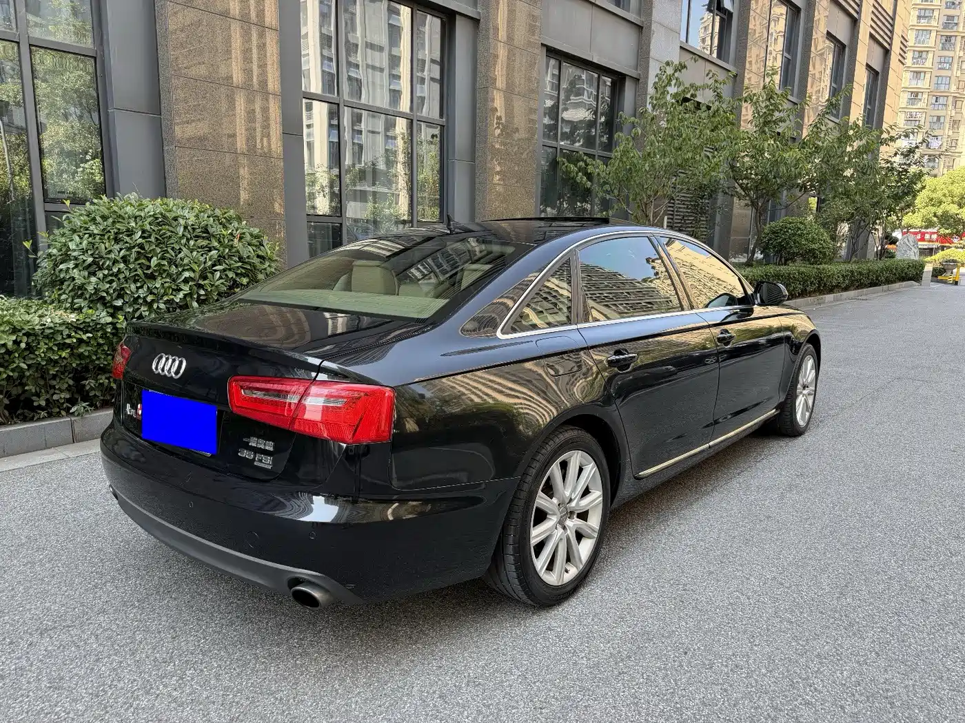 Фото 17 - Audi A6L